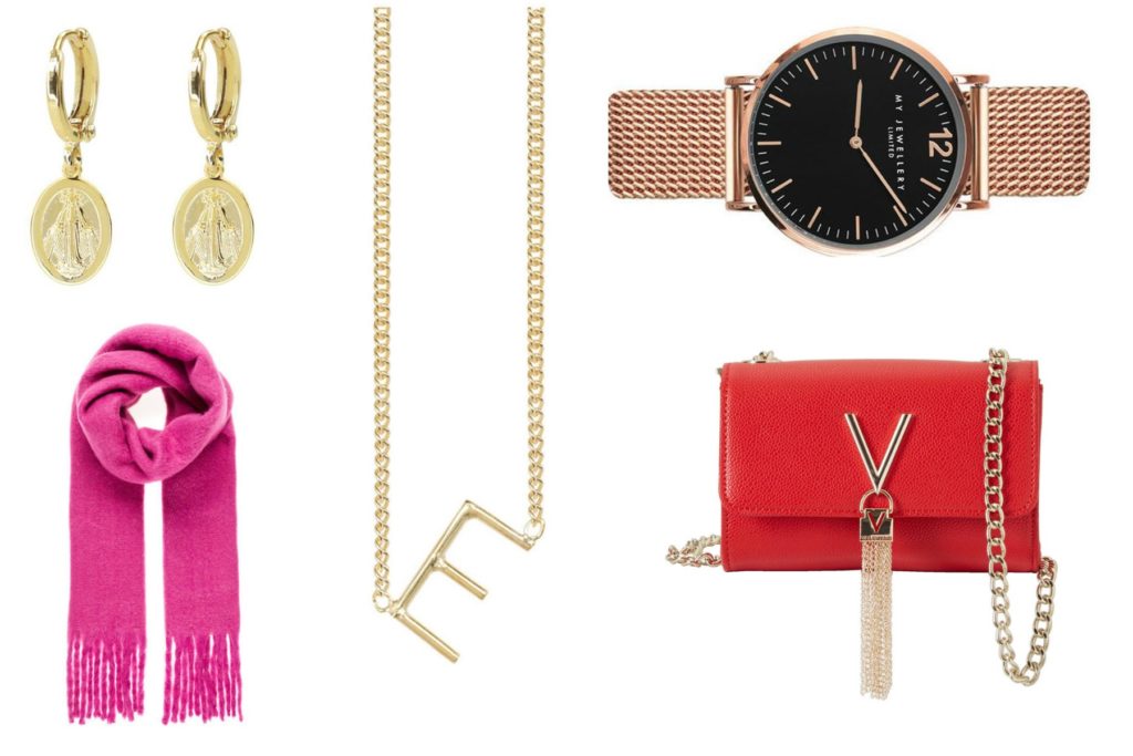 oorbellen, roze sjaal, letter ketting, horloge en rode tas