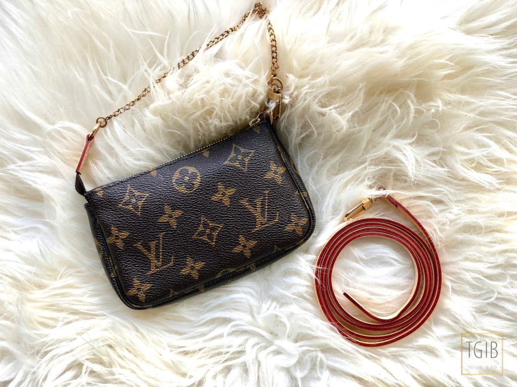 Louis Vuitton Mini Pochette Accessoires - What Fits Inside!! 